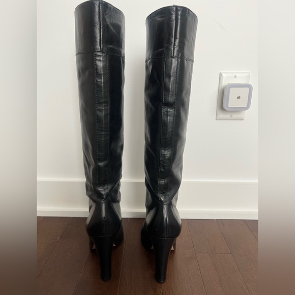 Michael Kors leather boots, size 8 - Picture 4 of 4